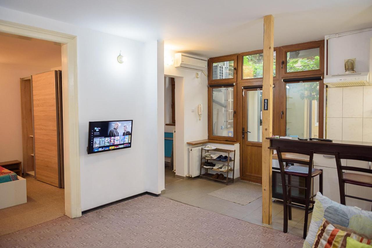 Center Walking Apartment And Room Букурещ Екстериор снимка