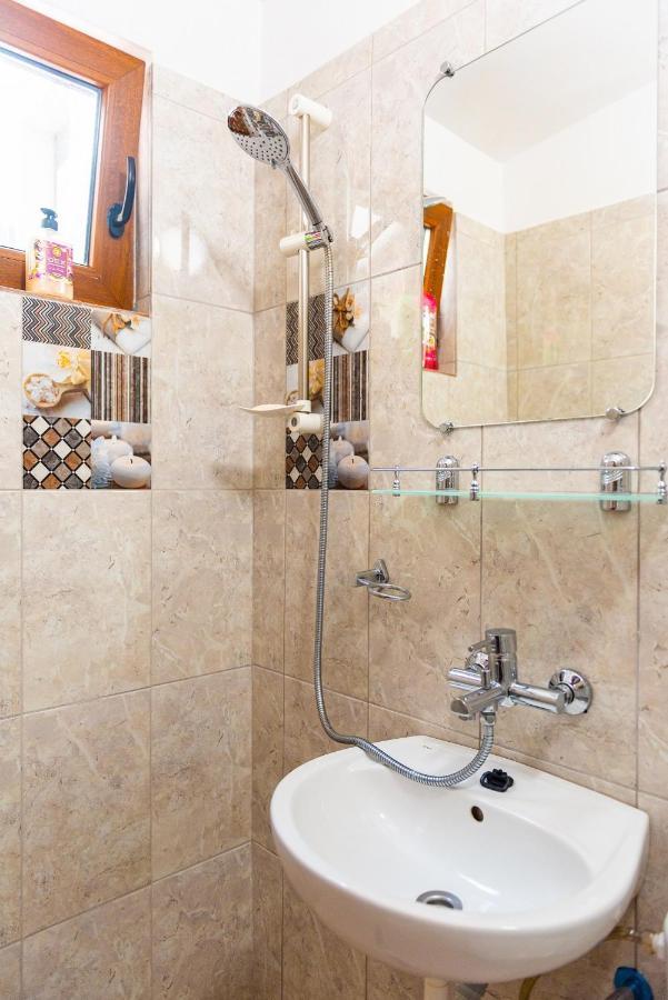 Center Walking Apartment And Room Букурещ Екстериор снимка